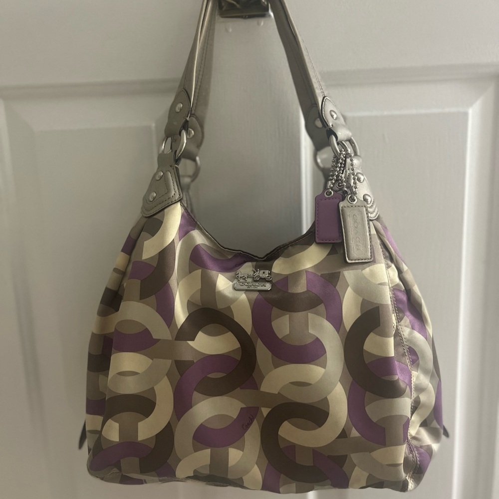 Coach Madison 14420 Optic Chainlink Maggie Shoulder Bag
